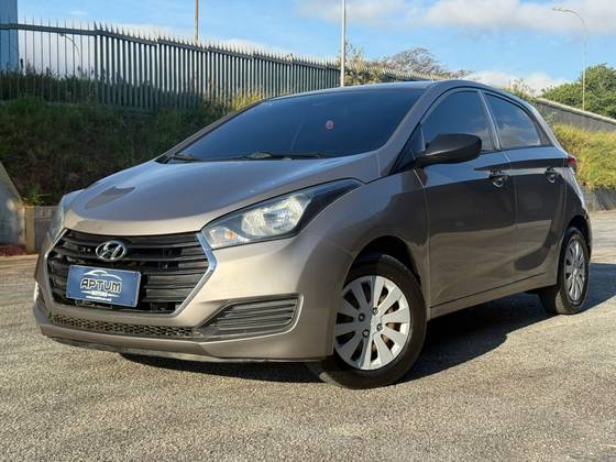 HYUNDAI HB20 1.0 COMFORT PLUS 12V FLEX 4P MANUAL HYUNDAI HB20 1.0 COMFORT PLUS 12V FLEX 4P MANUAL